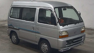 People Are Buying Worn Out $200 Kei Vans For $2,000 In Japanese Auctions
